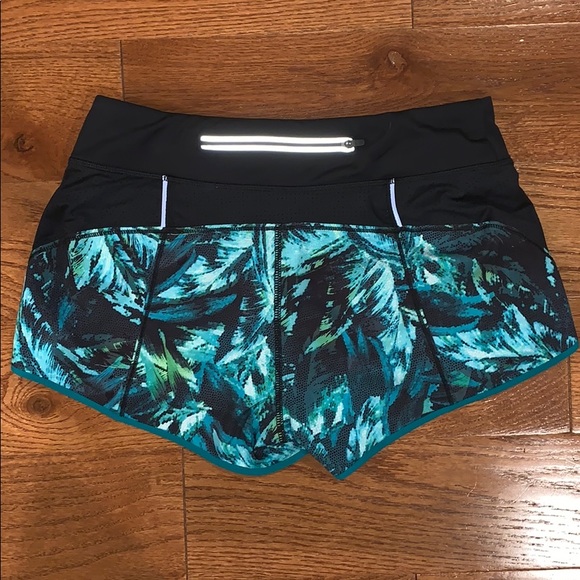 Athleta Pants - Athleta shorts size small.